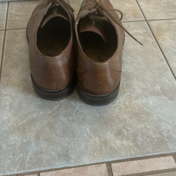 Florsheim Leather men’s dress shoes. - Picture 4 of 5